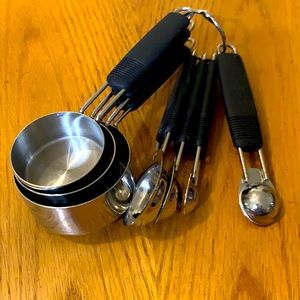 Metal Nesting Measuring Cups & matching Measuring spoons w/ silicone handle